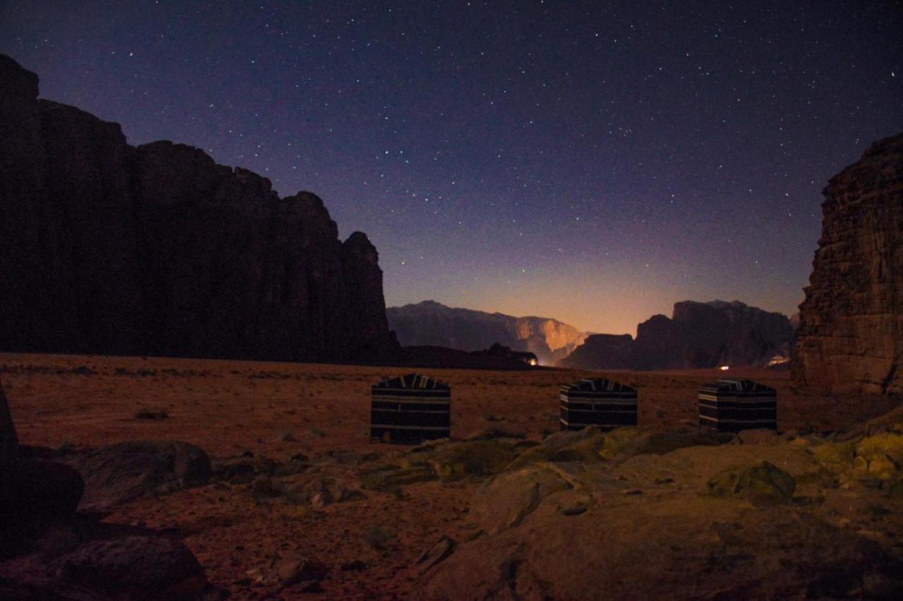 Отель Bedouin Host Camp& With Tour Вади-Рам Экстерьер фото